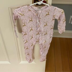 NWT Posh Peanut Bamboo Ruffle Footie with Zipper in Ryleigh Reindeer Print 3-6M